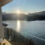 Med Hoy Standard Og Fantastisk Havutsikt Appartement