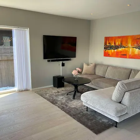 Med Hoy Standard Og Fantastisk Havutsikt Appartement